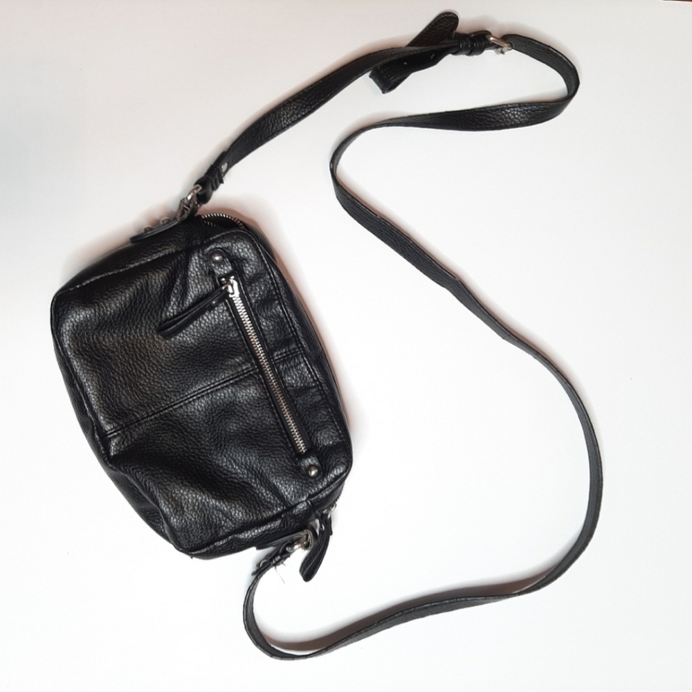 🖤✨ Black Faux Leather Handbag · 9" Wide